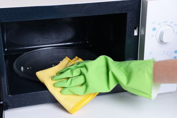 Cleaning inside the oven